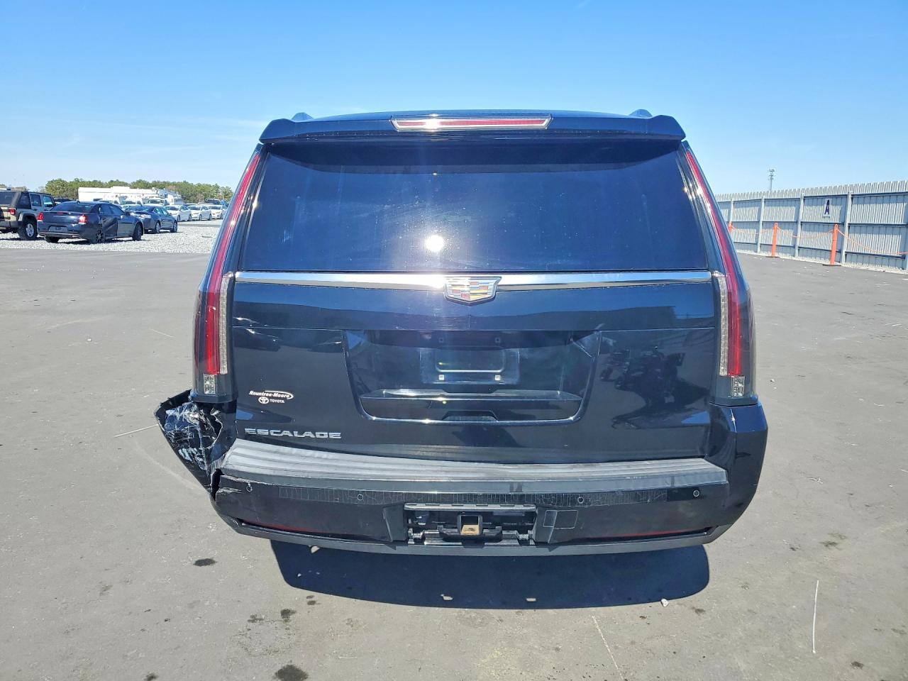 2016 CADILLAC Escalade ESV