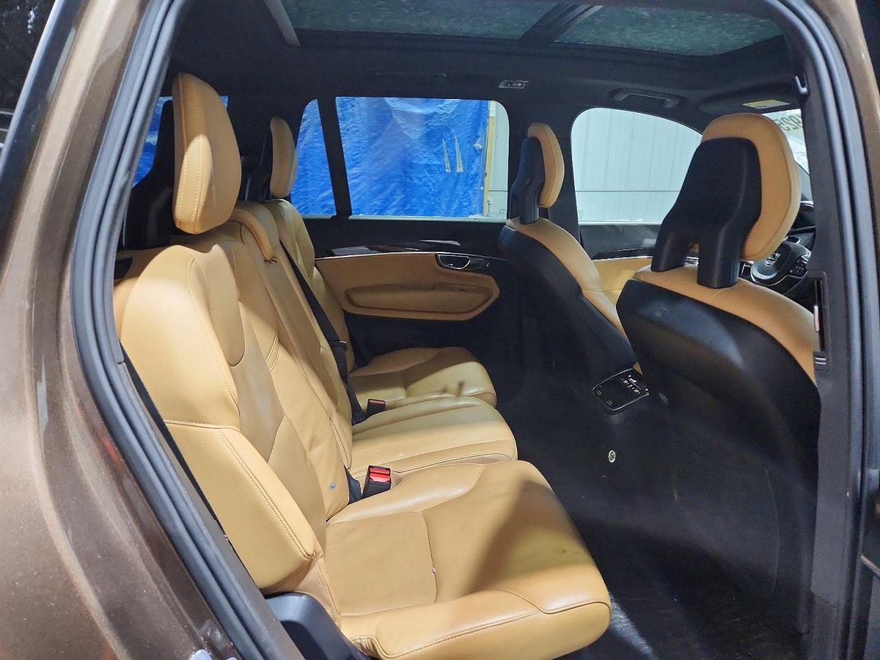 2017 VOLVO XC90