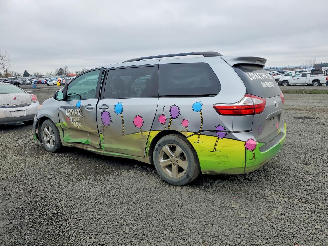 2016 TOYOTA SIENNA