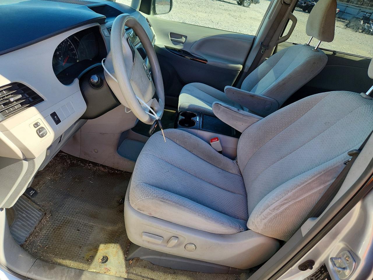 2014 TOYOTA SIENNA