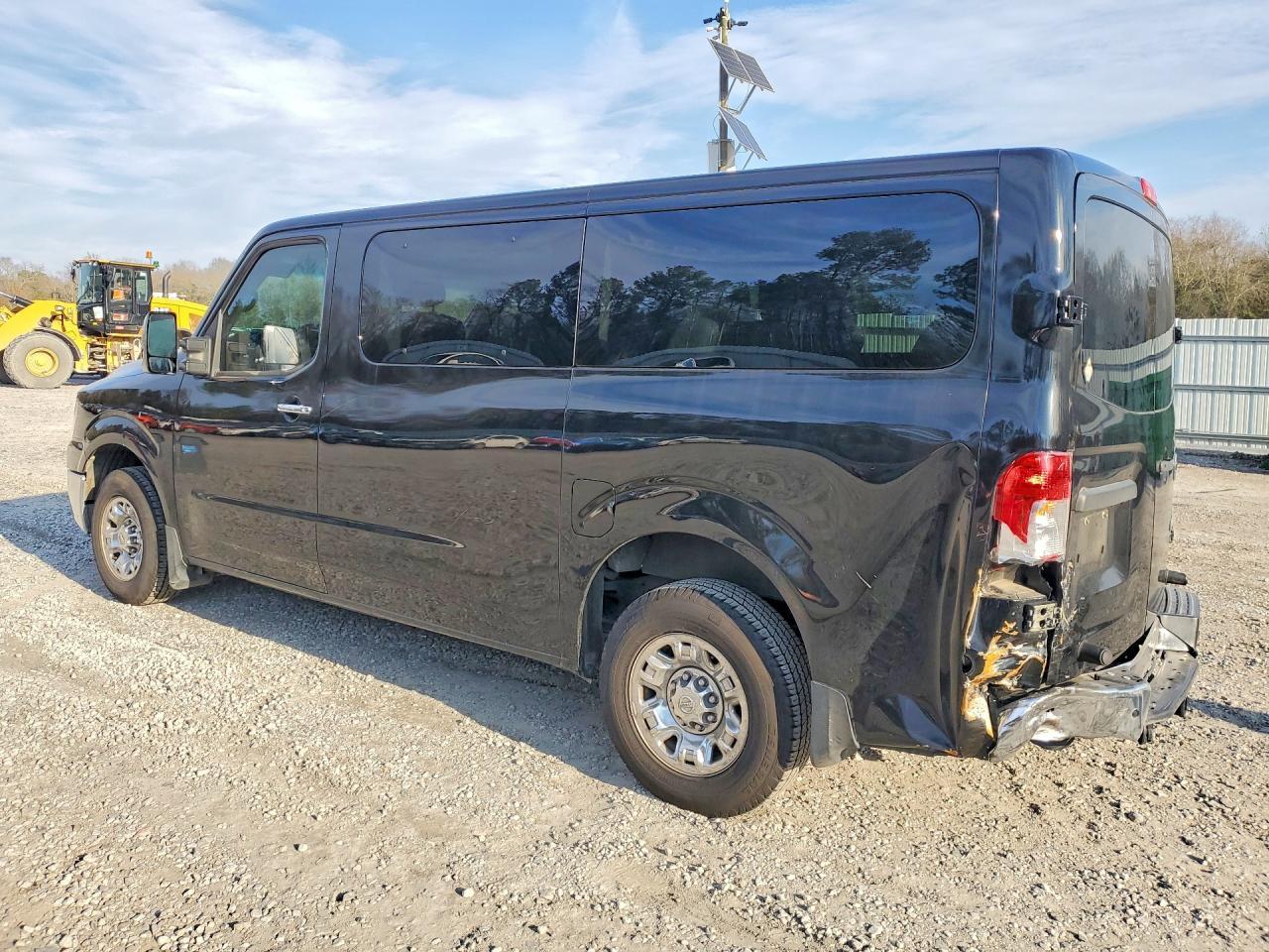2017 NISSAN NV3500