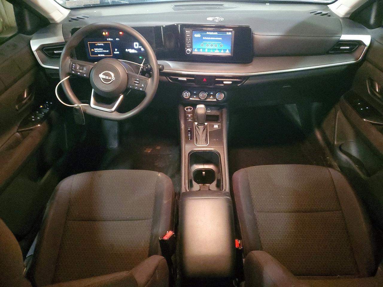 2025 NISSAN KICKS