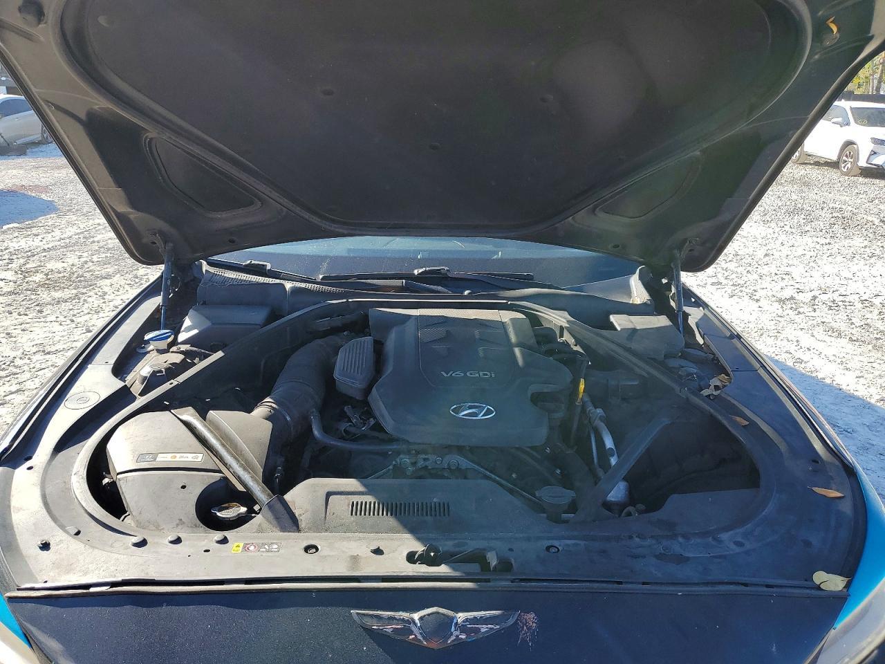 2016 HYUNDAI GENESIS
