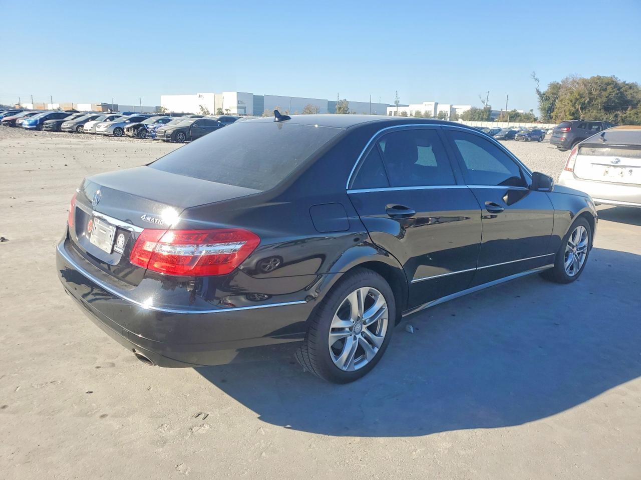 2011 MERCEDES-BENZ E-Class