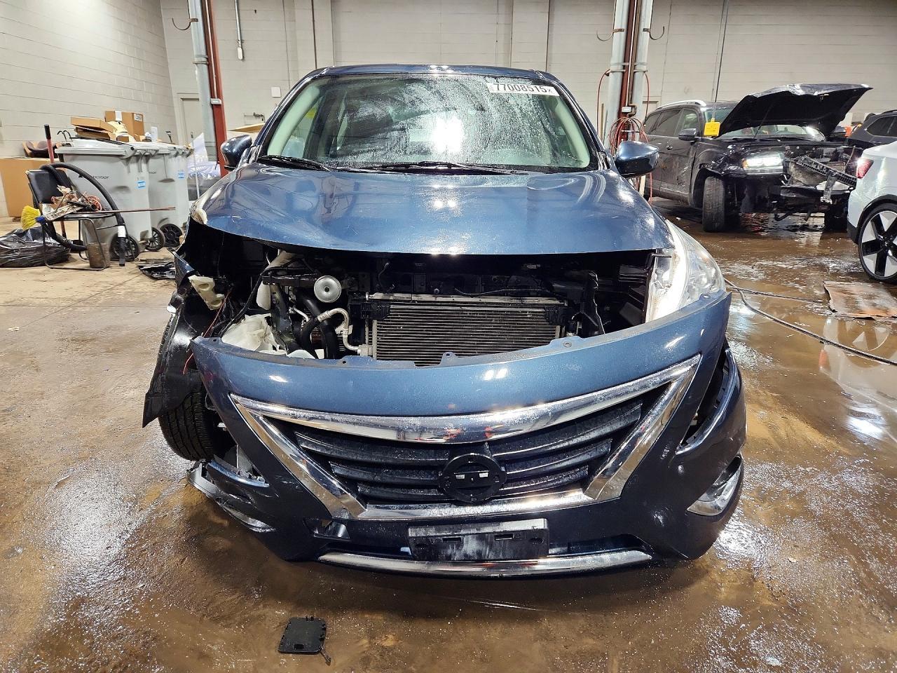 2017 NISSAN VERSA
