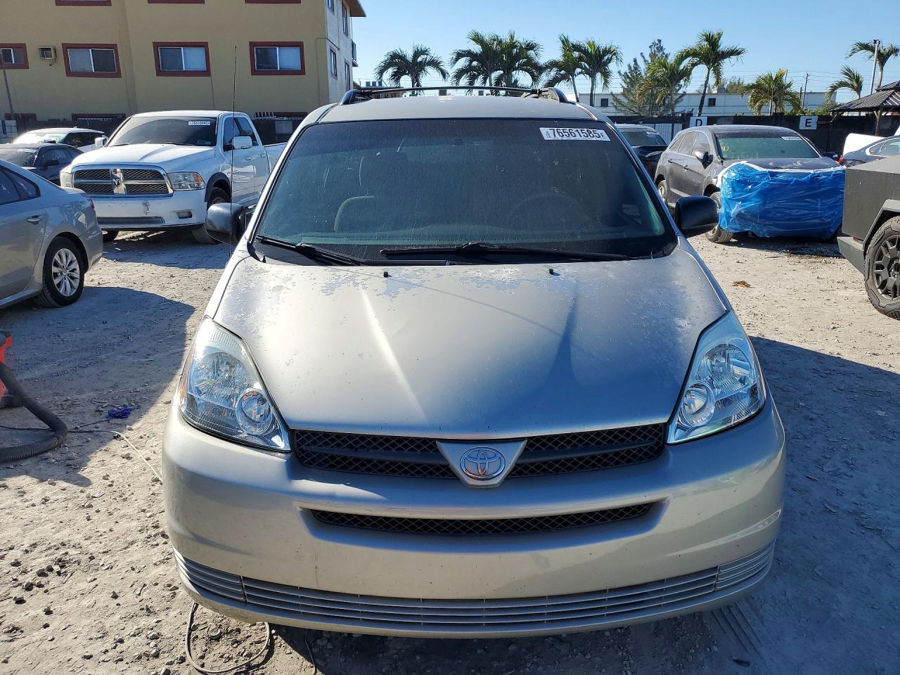 2005 TOYOTA SIENNA