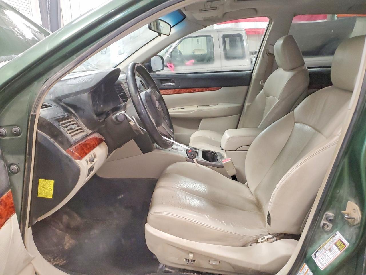 2010 SUBARU Outback