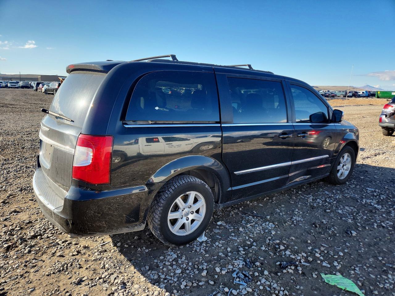 2012 CHRYSLER Town & Country