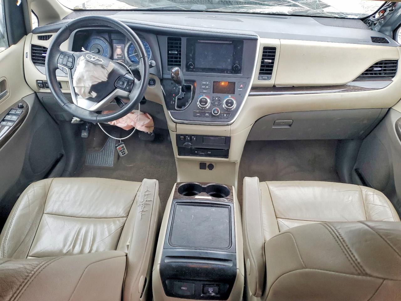 2017 TOYOTA SIENNA
