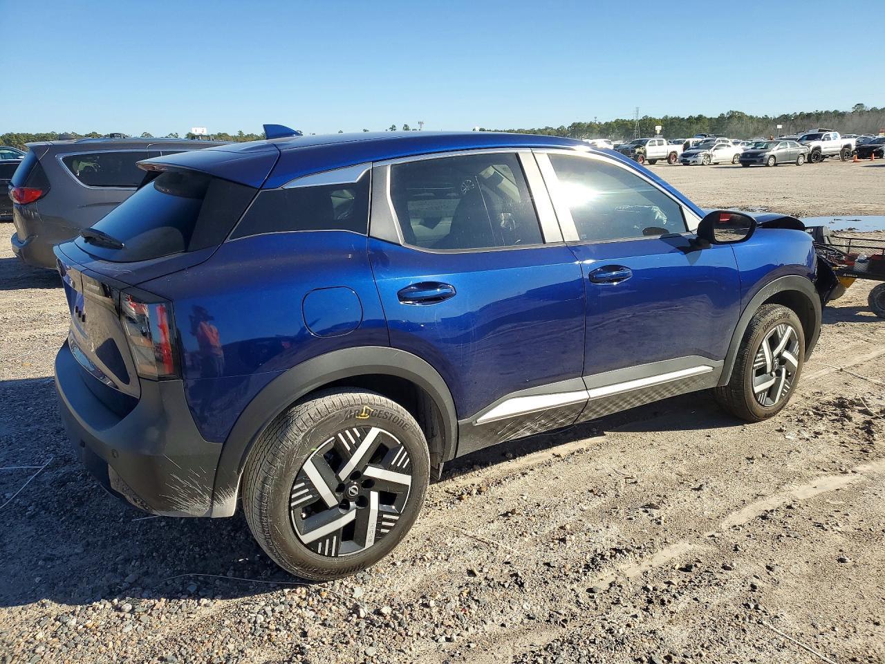 2025 NISSAN KICKS