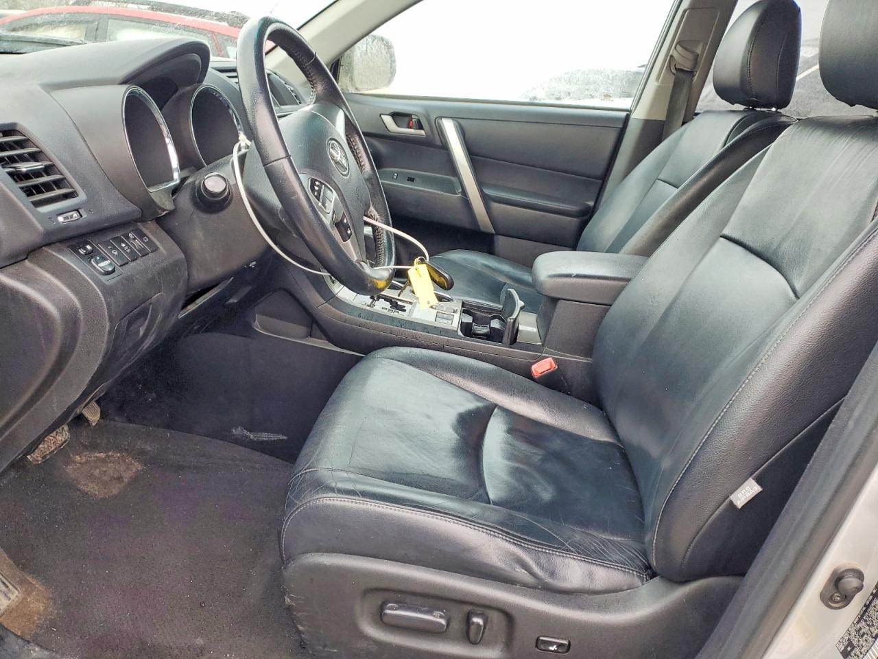 2013 TOYOTA HIGHLANDER