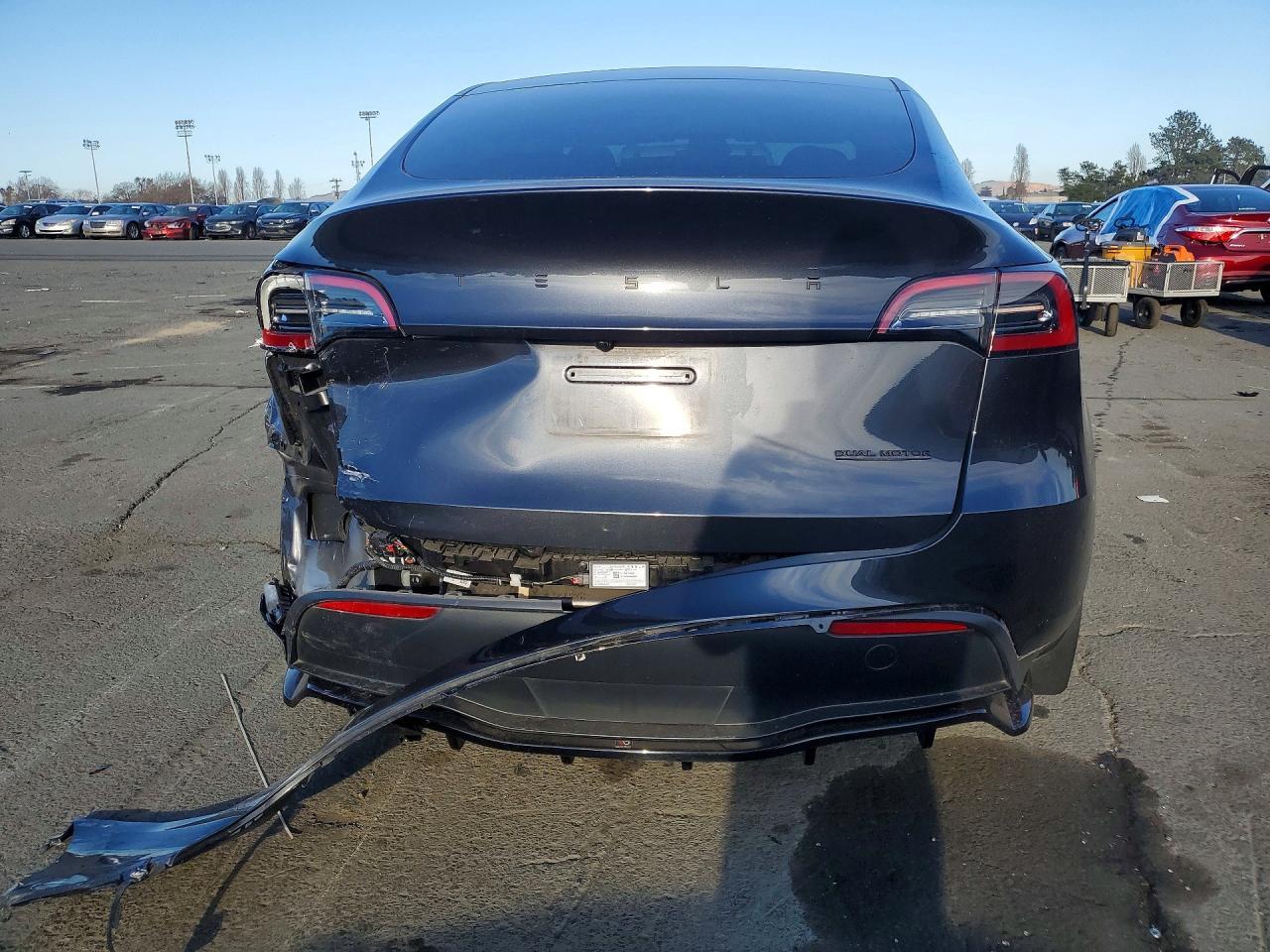 2024 TESLA MODEL Y