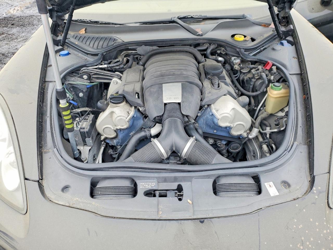 2011 PORSCHE Panamera