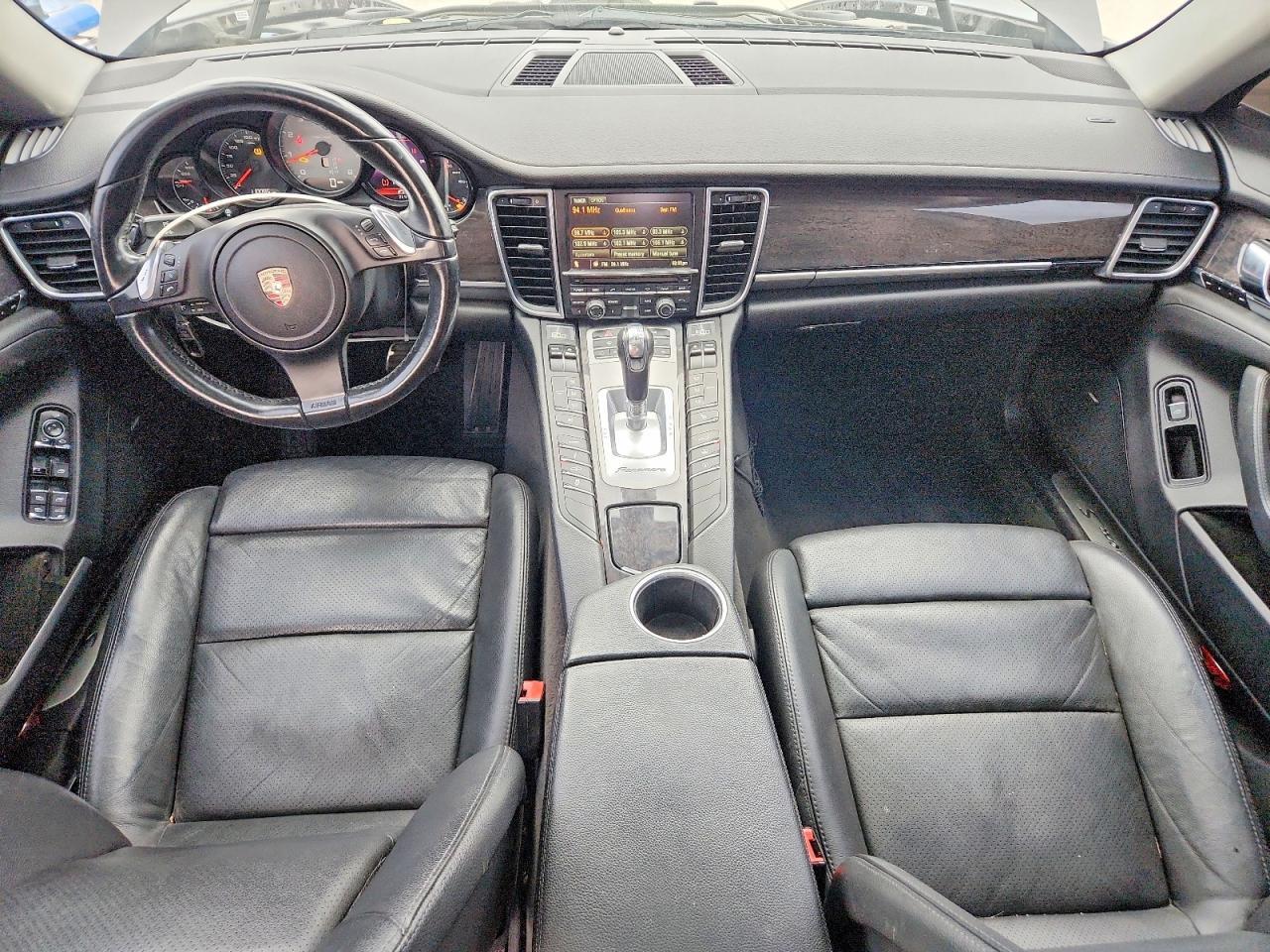 2012 PORSCHE Panamera