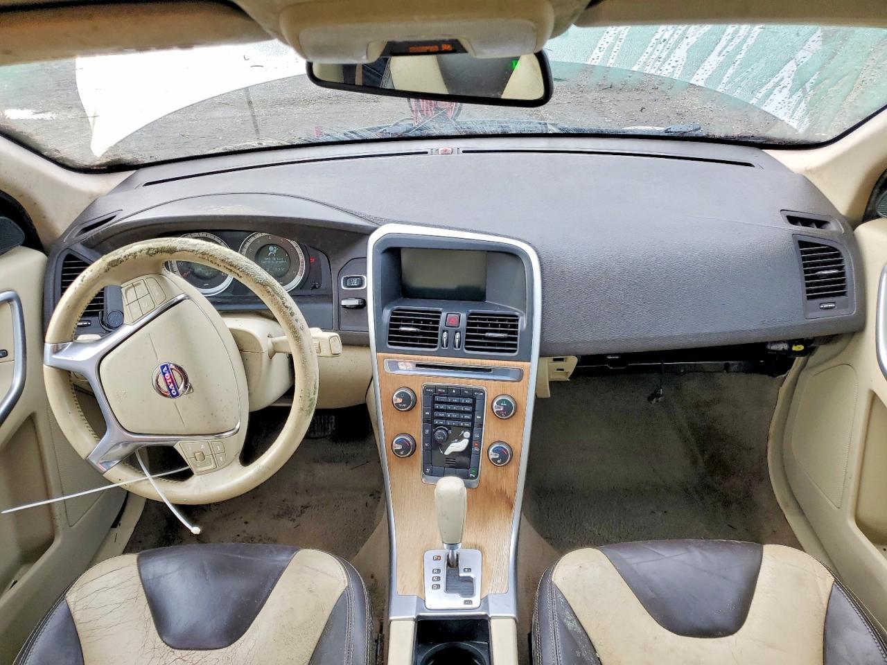 2011 VOLVO XC60