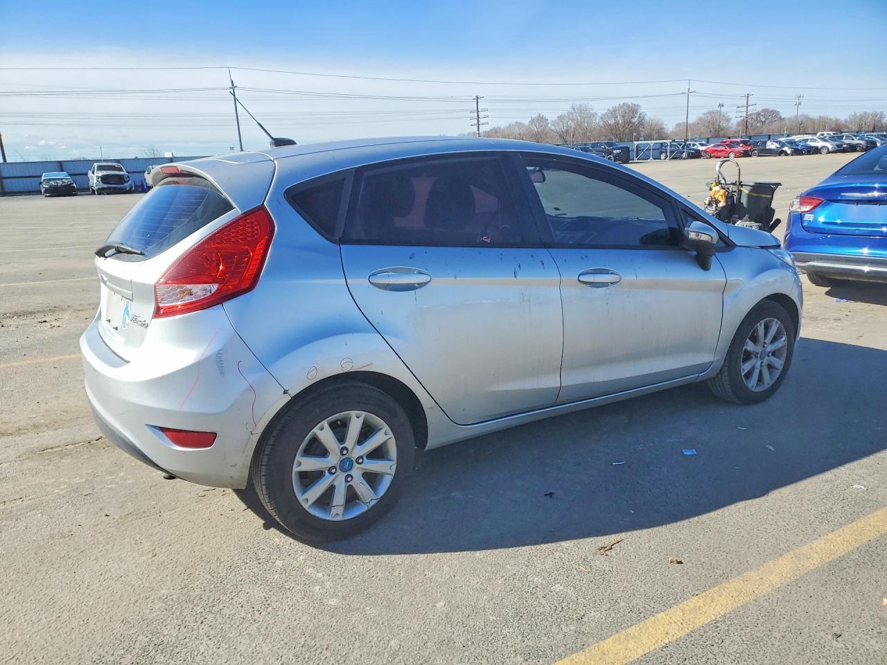 2013 FORD Fiesta