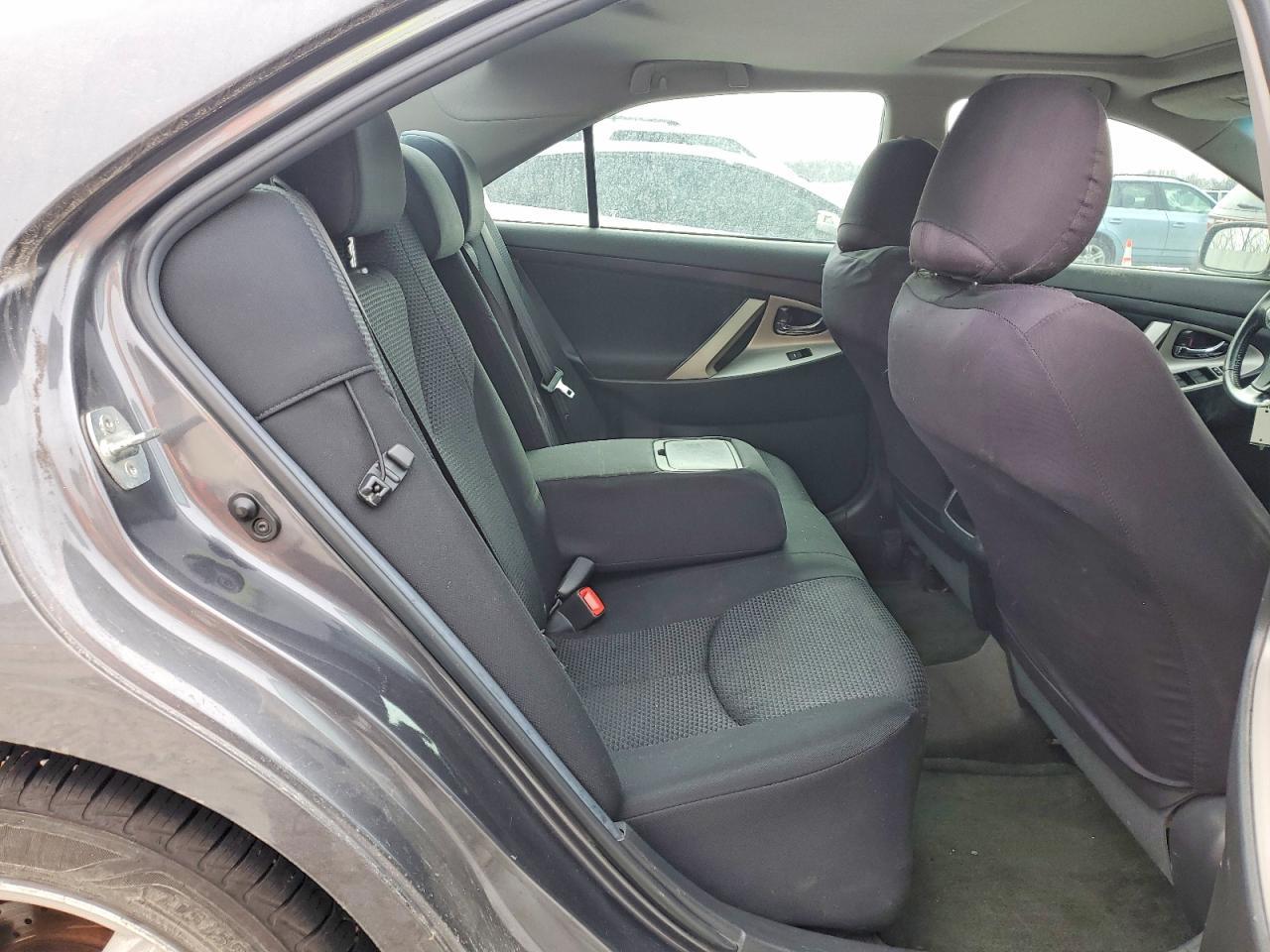 2011 TOYOTA CAMRY