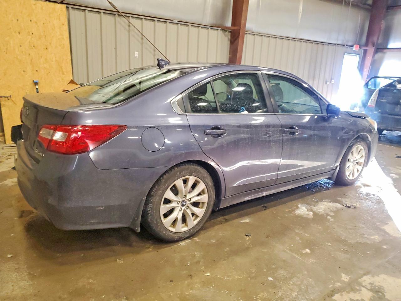2016 SUBARU Legacy