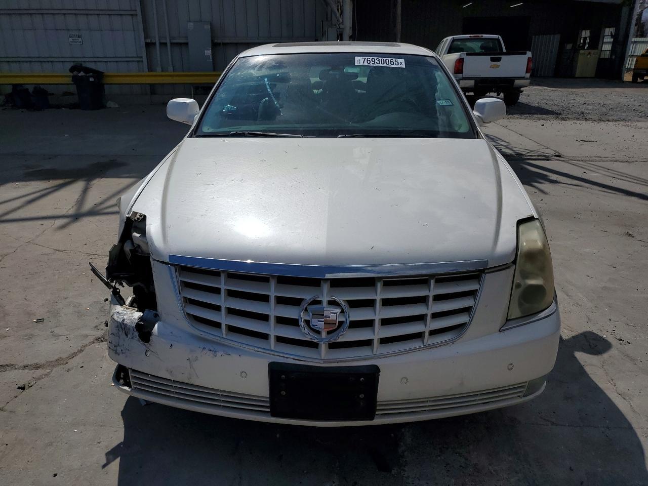 2011 CADILLAC DTS