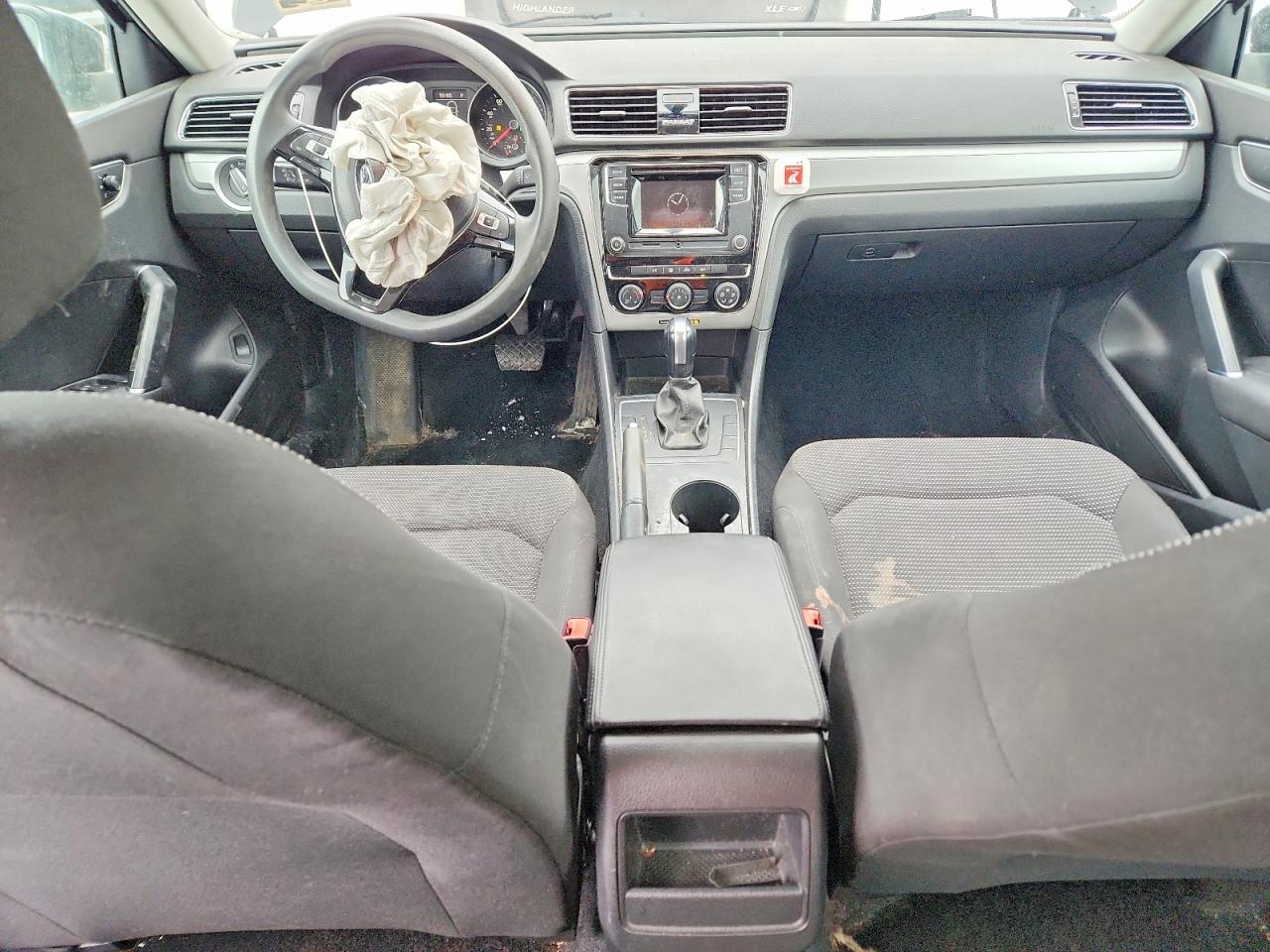 2018 VOLKSWAGEN Passat