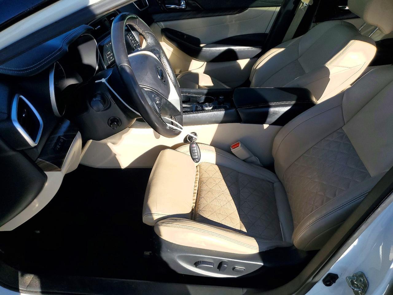 2017 NISSAN Maxima
