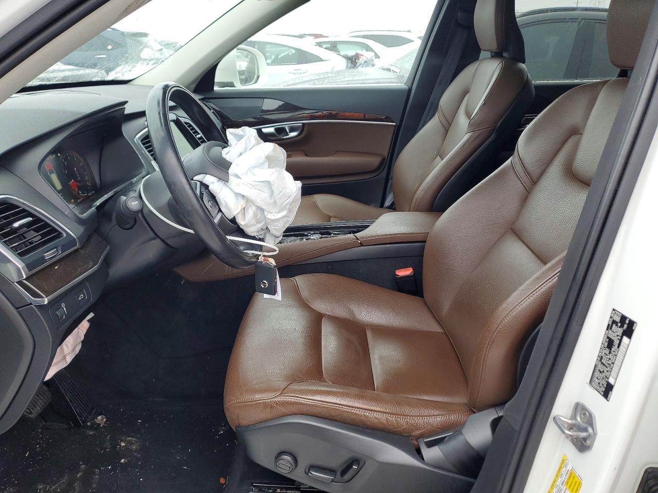 2019 VOLVO XC90