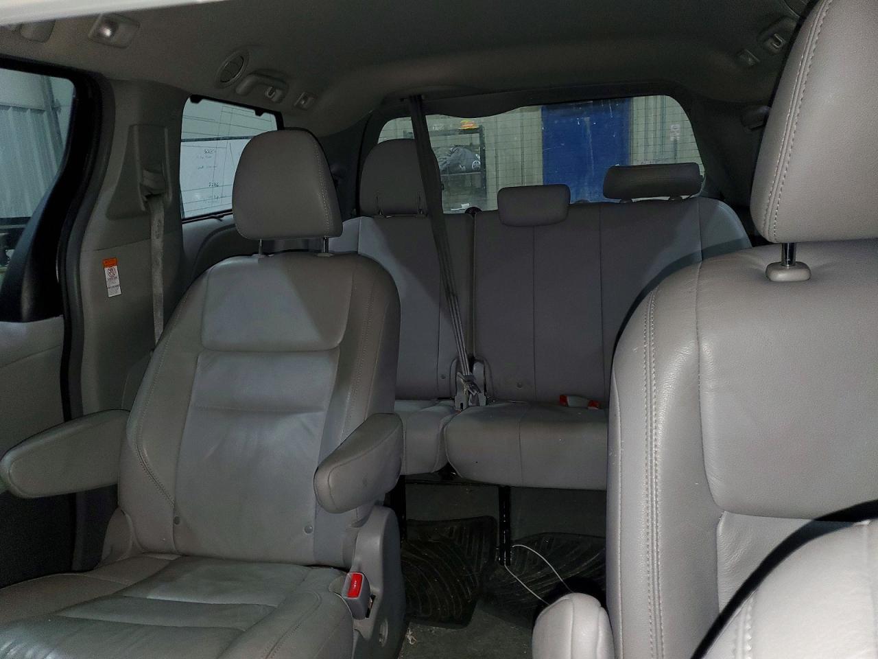 2019 TOYOTA SIENNA