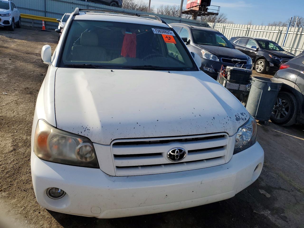 2004 TOYOTA HIGHLANDER