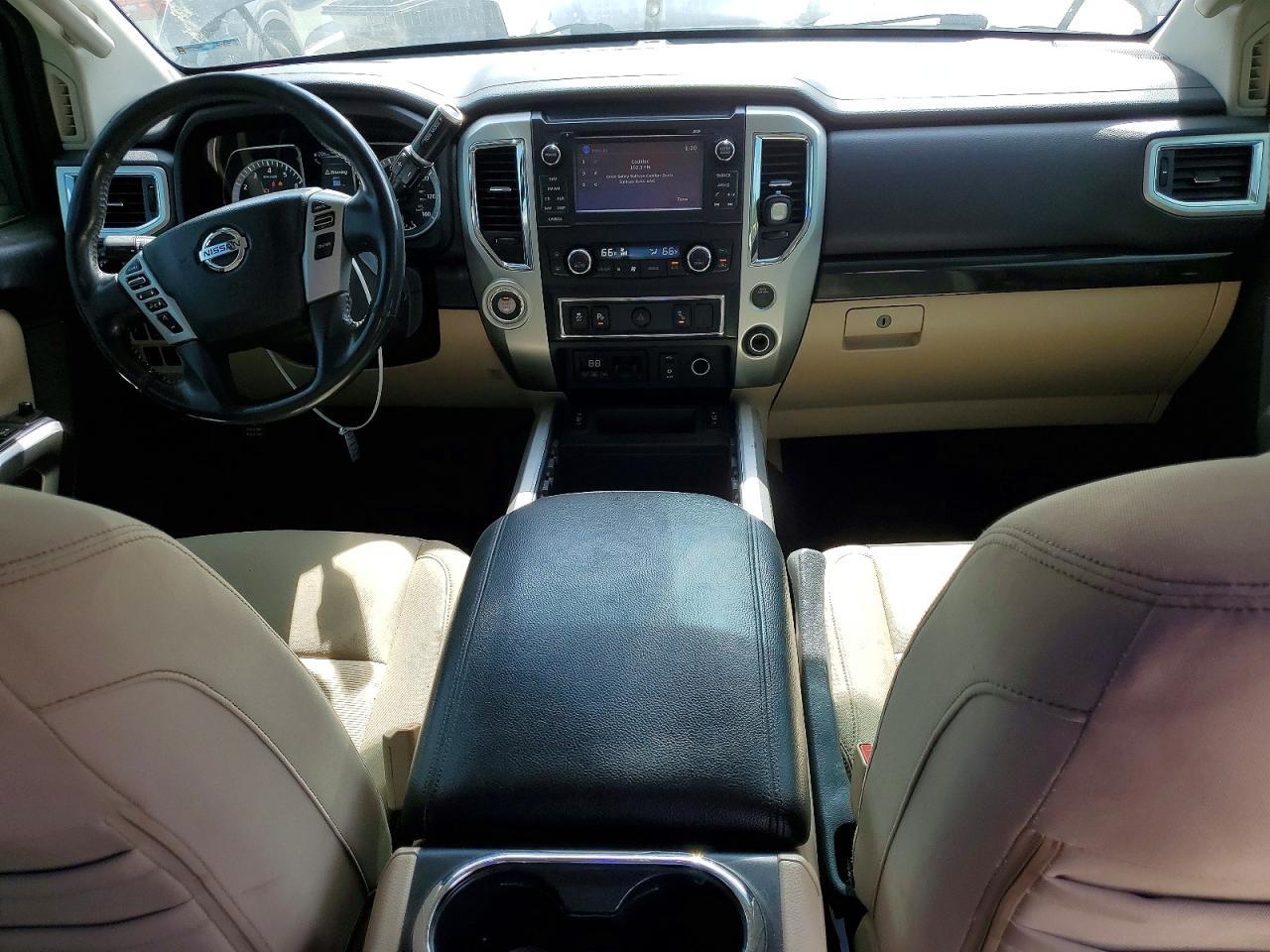 2017 NISSAN Titan