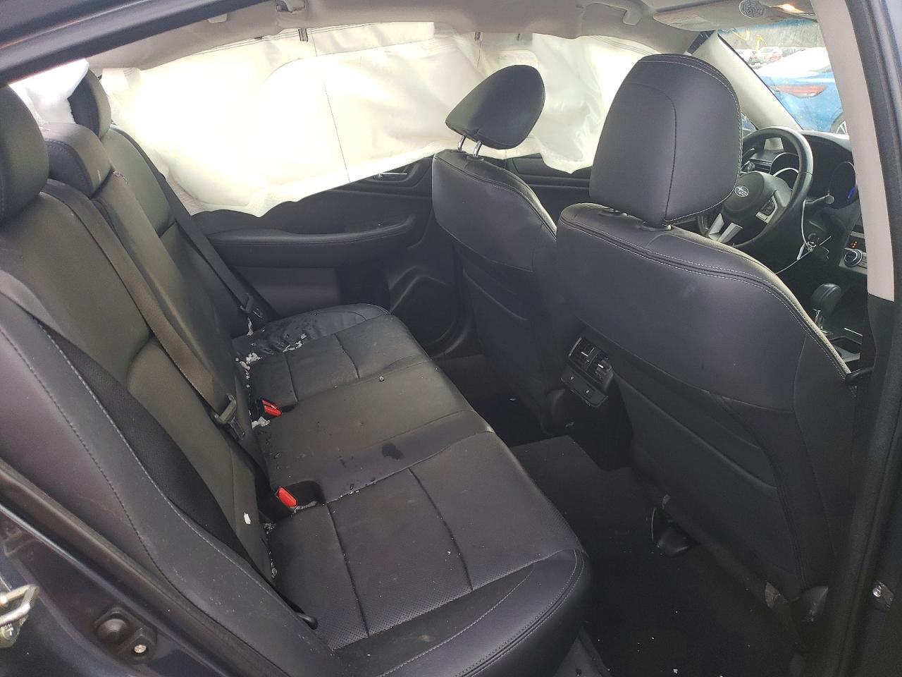 2016 SUBARU Legacy