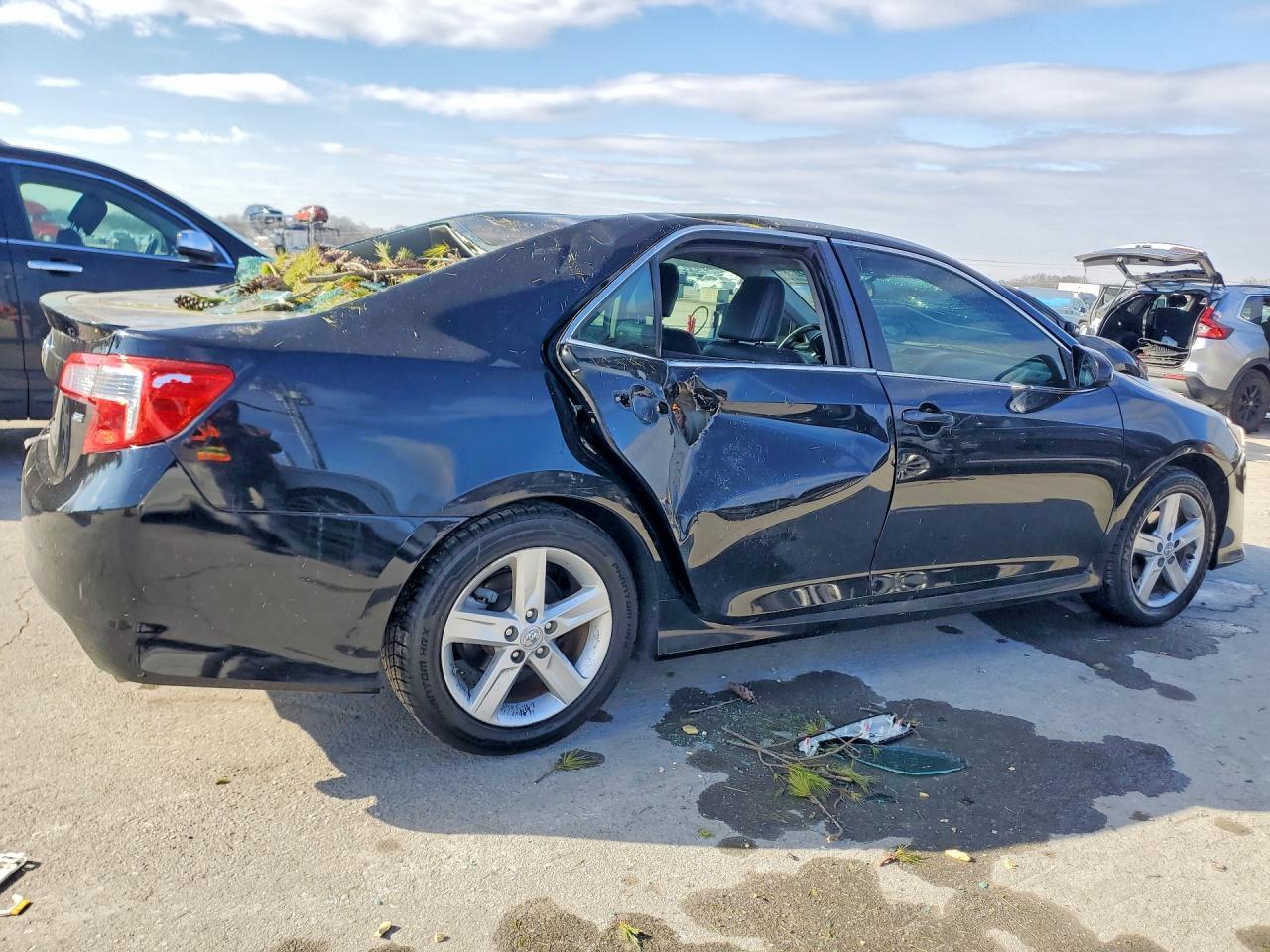 2013 TOYOTA CAMRY