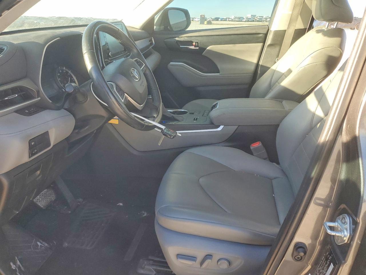 2022 TOYOTA HIGHLANDER