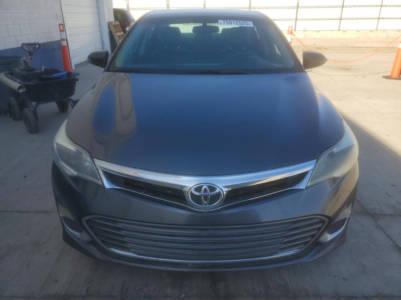 2013 TOYOTA Avalon