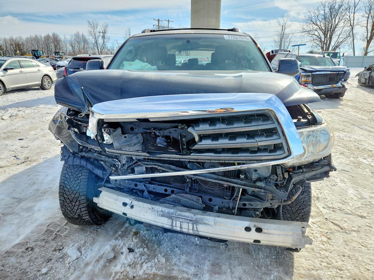 2013 TOYOTA Sequoia
