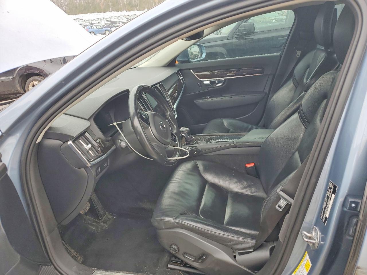 2018 VOLVO S90