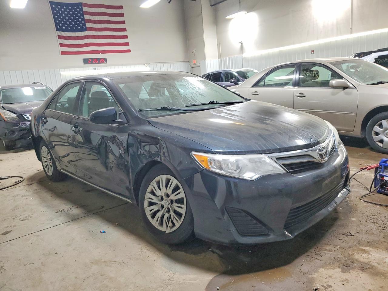 2014 TOYOTA CAMRY