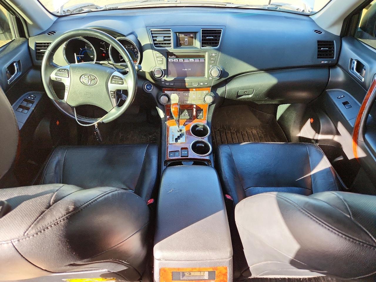 2011 TOYOTA HIGHLANDER