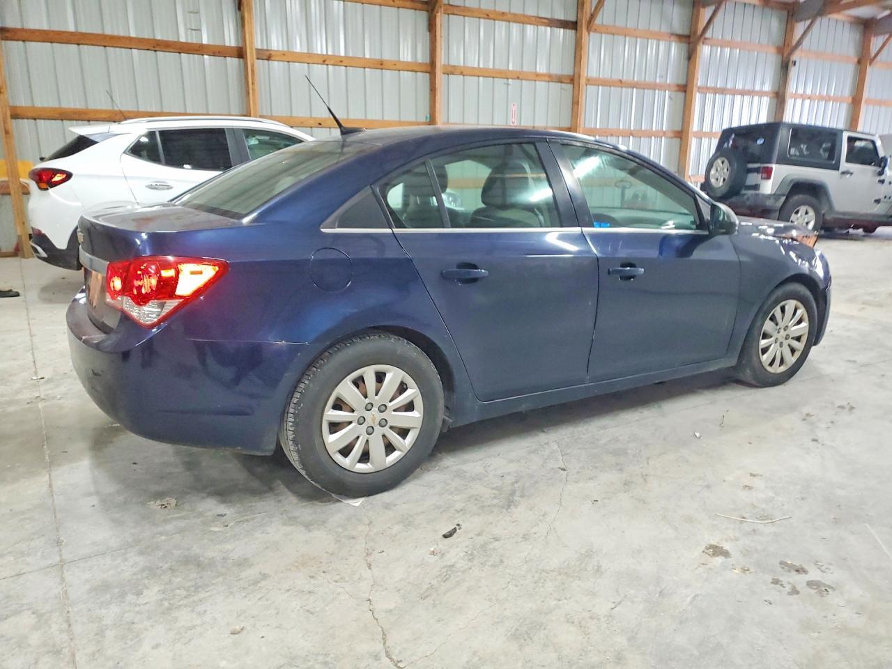 2011 CHEVROLET CRUZE