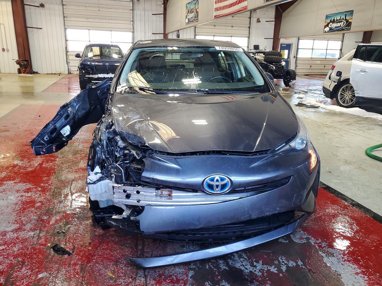 2016 TOYOTA PRIUS