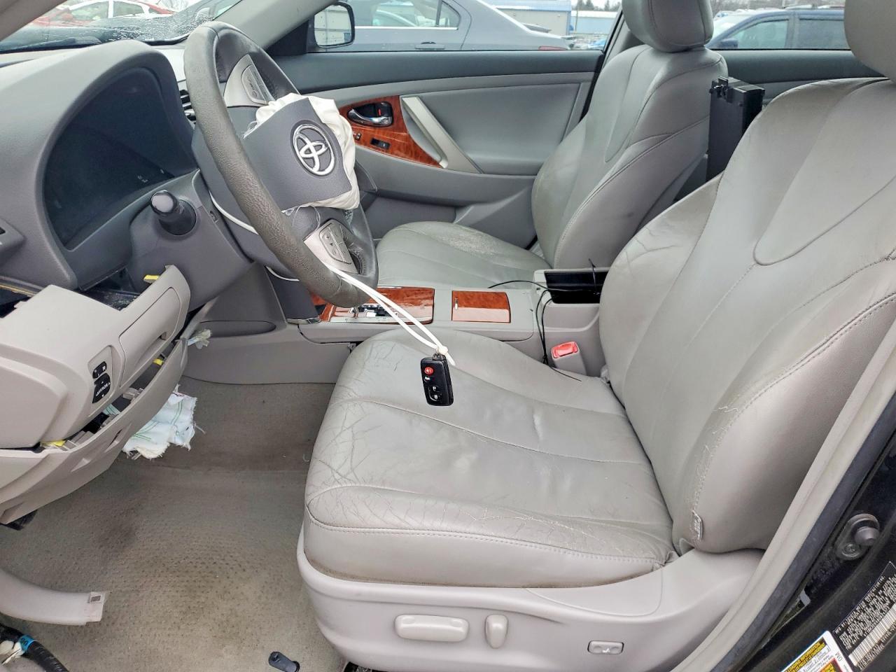 2011 TOYOTA CAMRY