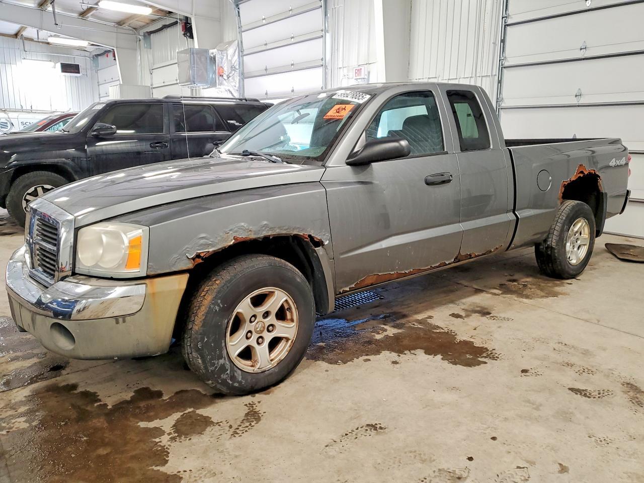 2005 DODGE Dakota