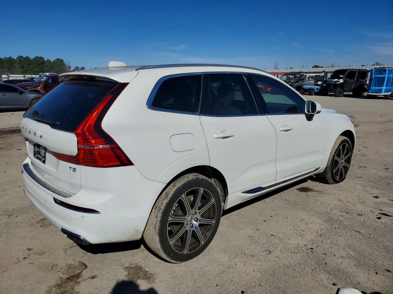 2021 VOLVO XC60
