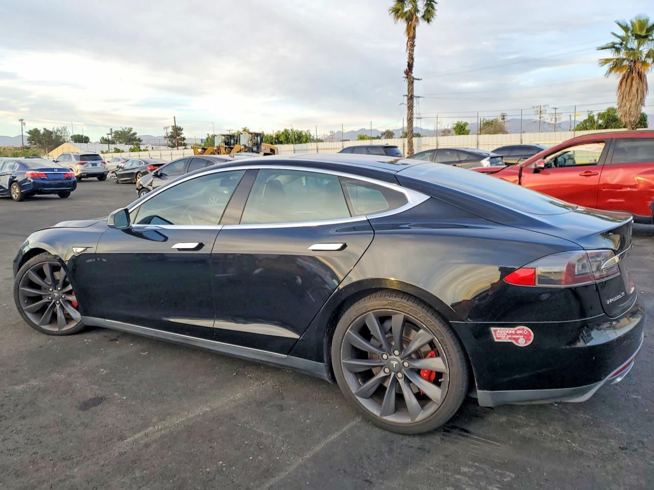 2014 TESLA MODEL S