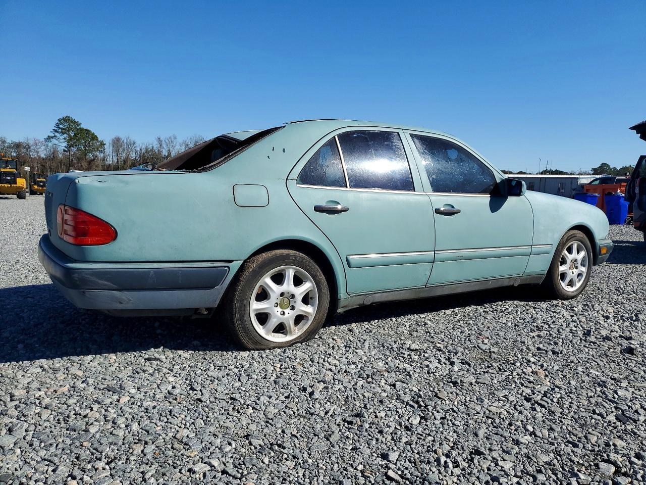 1996 MERCEDES-BENZ E-Class