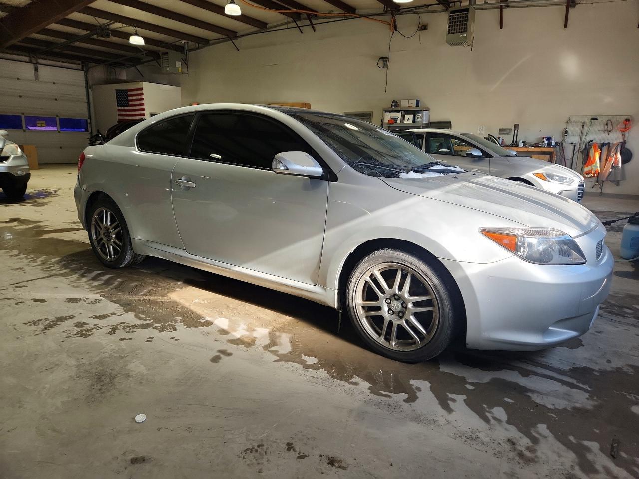 2005 TOYOTA SCION