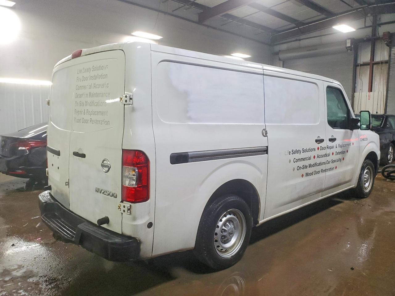 2017 NISSAN NV 2500