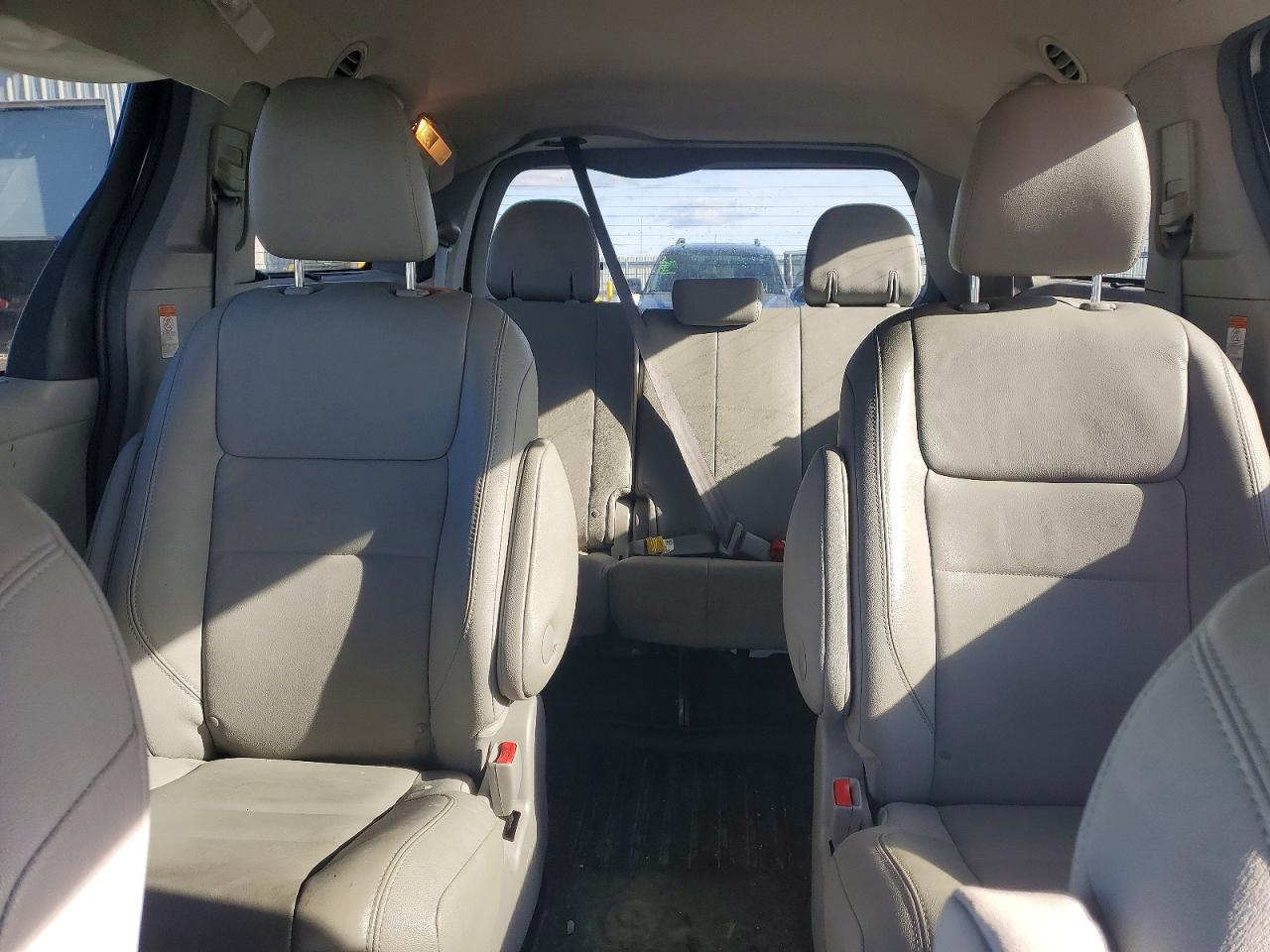 2017 TOYOTA SIENNA