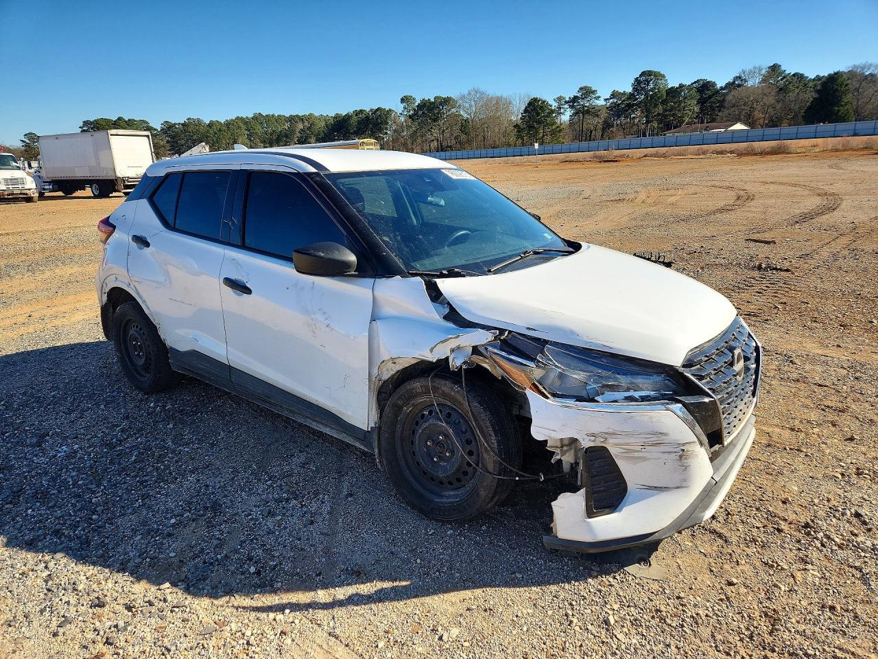 2022 NISSAN KICKS