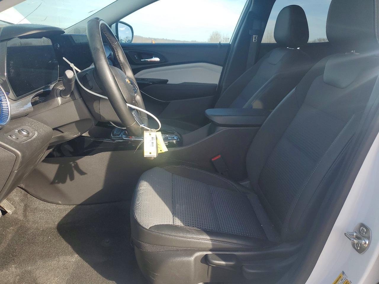 2025 CHEVROLET TRAX