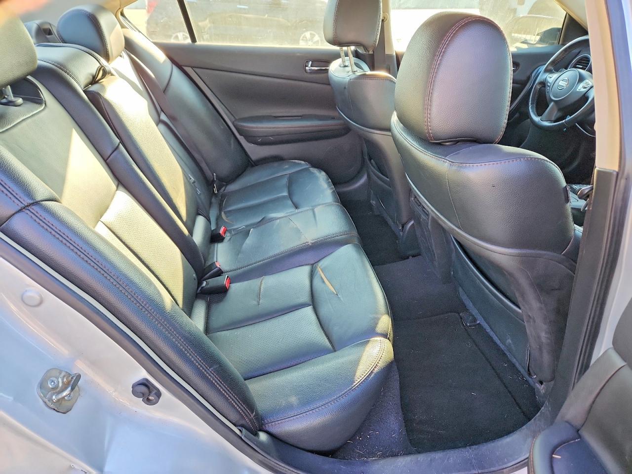 2012 NISSAN Maxima